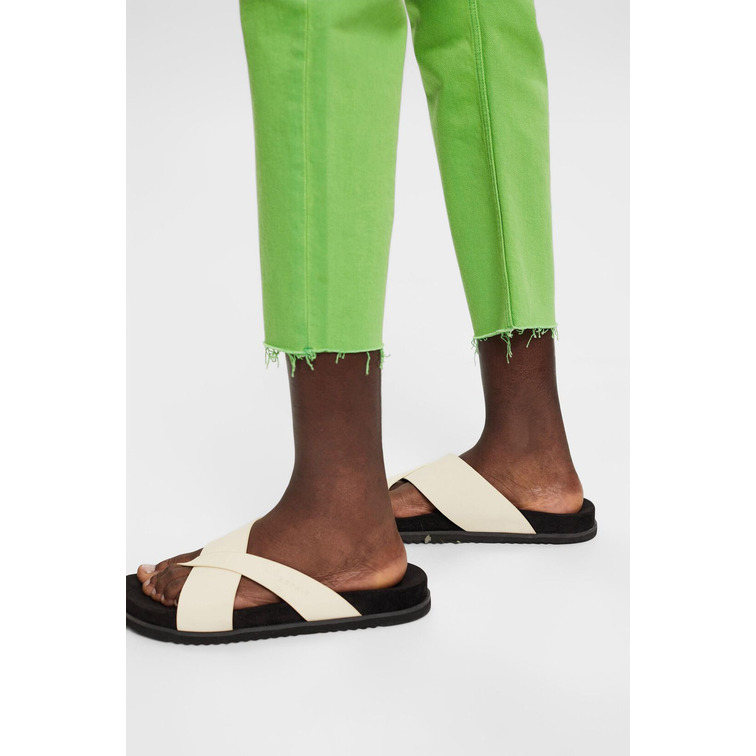 PANTALÓN TOBILLERO CON BAJO DESHILACHADO MUJER ESPRIT