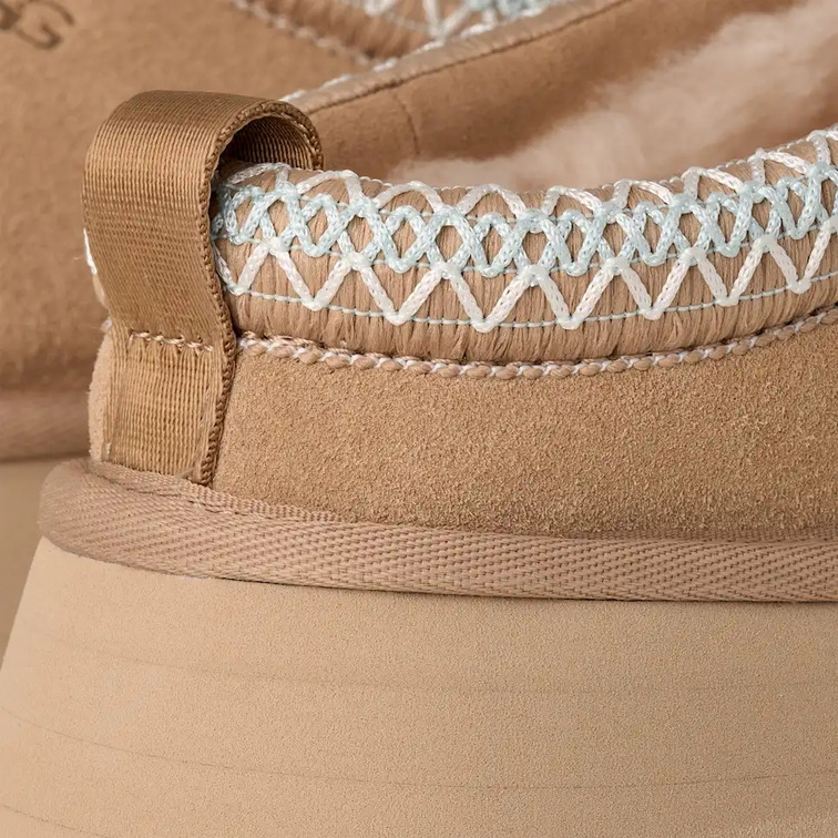 BOTA BAJA CON PLATAFORMA MUJER UGG TAZZ