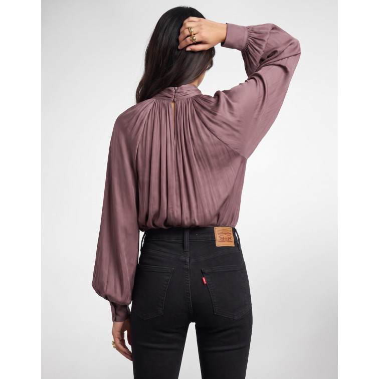 VAQUERO MUJER  LEVI'S 725 HIGH RISE BOOTCUT SOOT SCR
