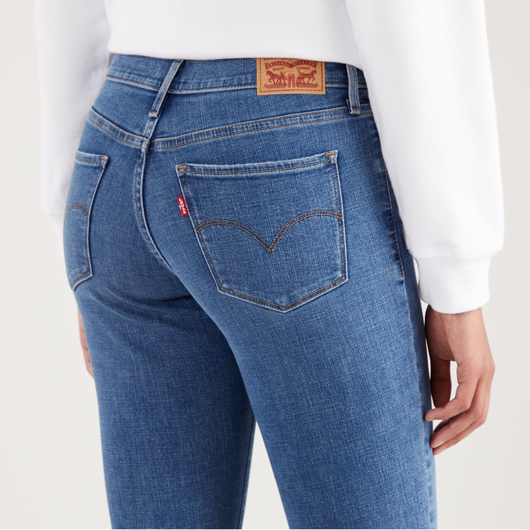 VAQUERO RECTO MUJER LEVI'S 314 MOLDEADOR TIRO MEDIO