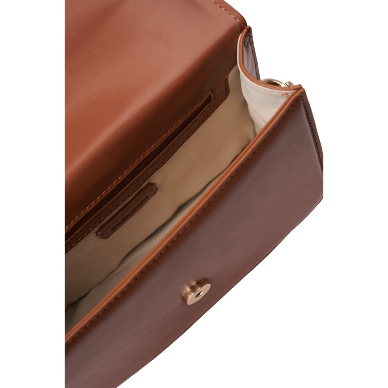 BOLSO CRUZADO EFECTO PIEL CON LOGOTIPO METÁLICO