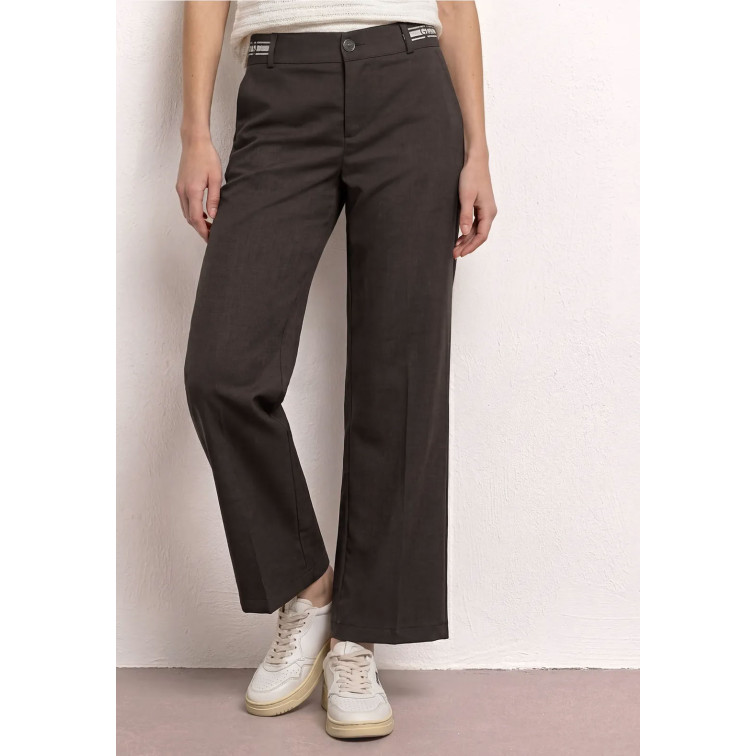 MUJER STRAIGHT LEG_MW_COOL-WOVEN BUC 17276