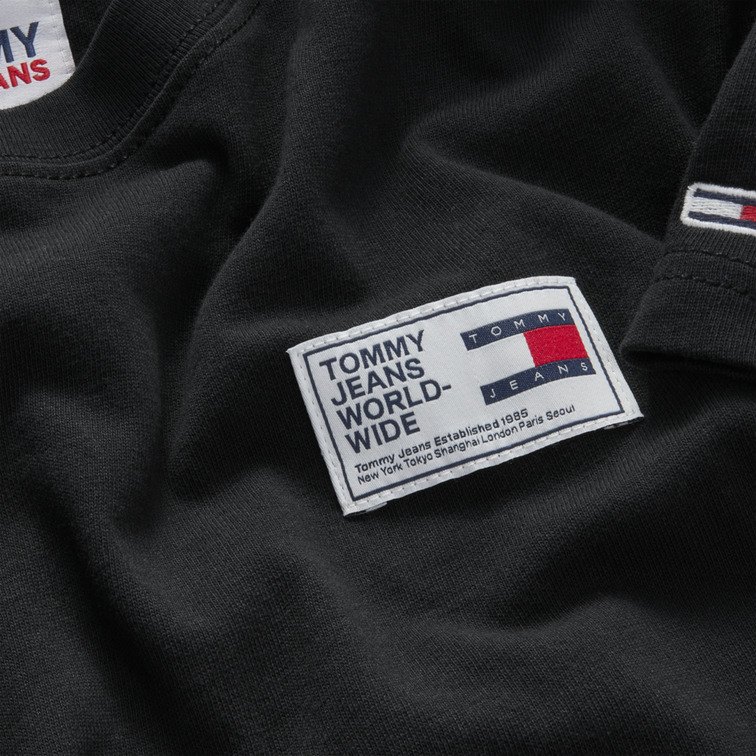 CAMISETA CON ETIQUETA LOGO HOMBRE TOMMY JEANS
