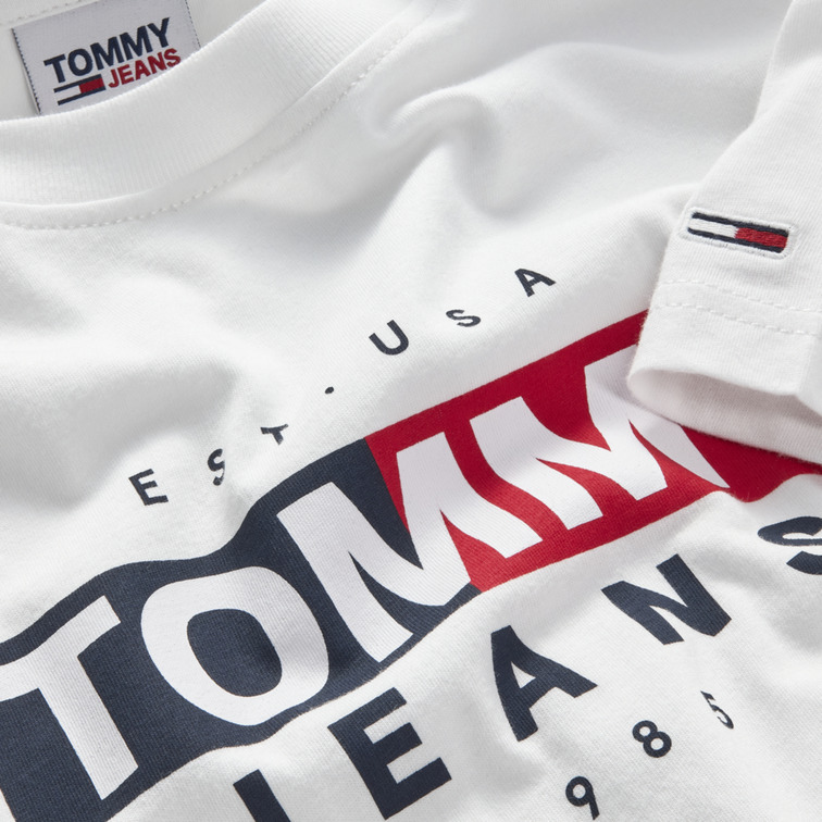 CAMISETA LOGO BANDERA HOMBRE TOMMY JEANS