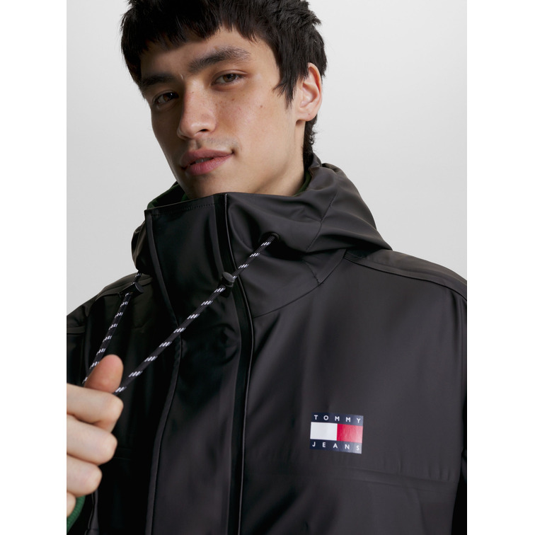 CORTAVIENTOS LARGO CON CAPUCHA HOMBRE TOMMY JEANS