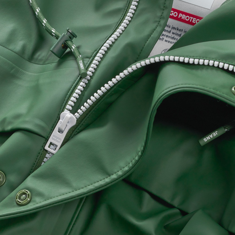 CORTAVIENTOS LARGO CON CAPUCHA HOMBRE TOMMY JEANS