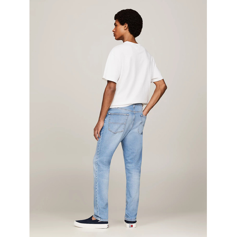 VAQUEROS AUSTIN DE CORTE AJUSTADO CÓNICO HOMBRE TOMMY JEANS