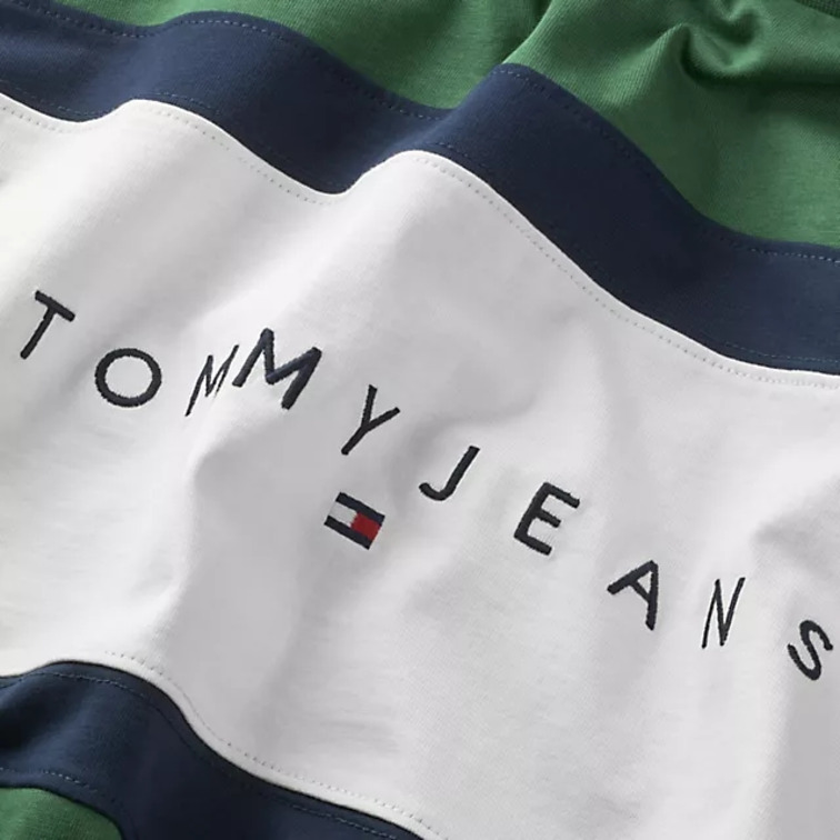 CAMISETA CON DISEÑO COLOR BLOCK HOMBRE TOMMY JEANS