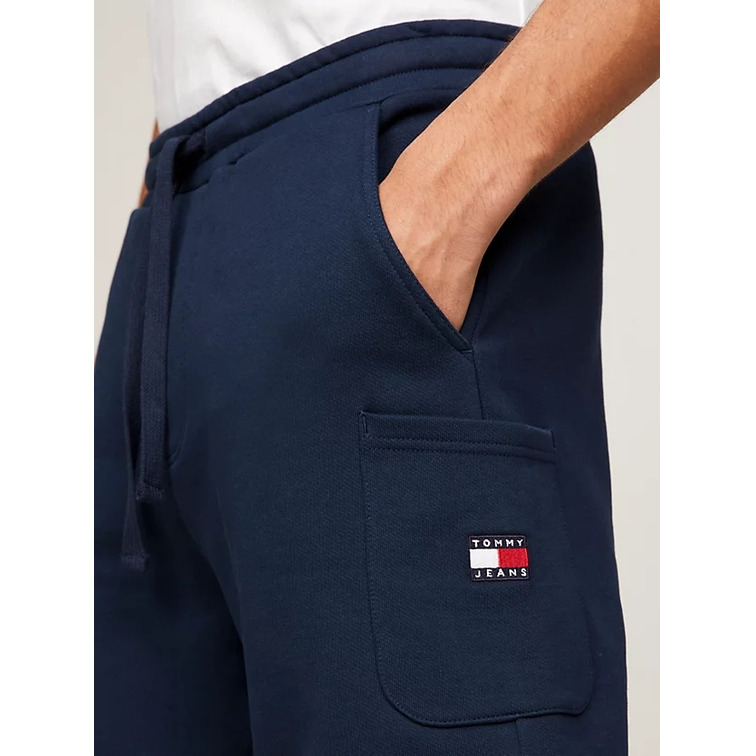 PANTALÓN CARGO CORTO CON PARCHE HOMBRE TOMMY JEANS
