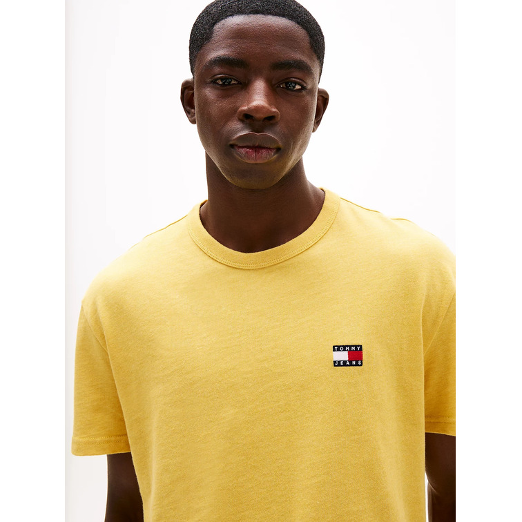 CAMISETA HOMBRE TOMMY JEANS LOGO PARCHE FIT REGULAR