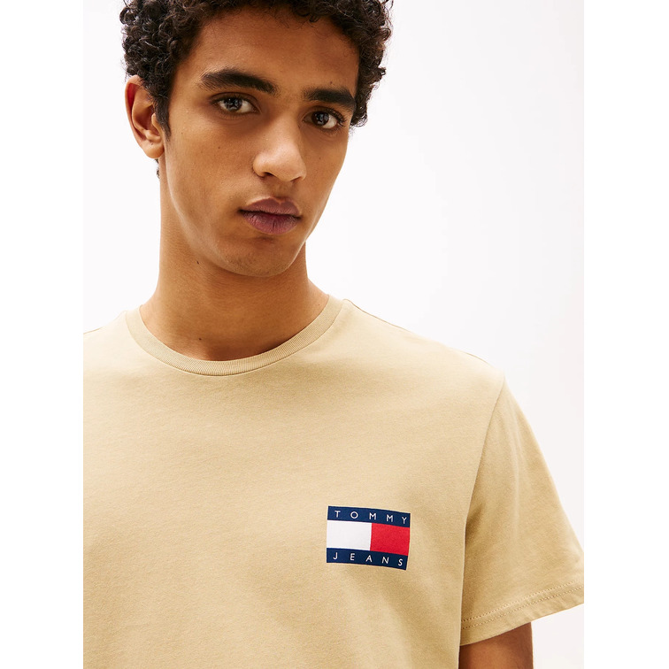 CAMISETA HOMBRE TOMMY JEANS LOGO PARCHE FIT SLIM
