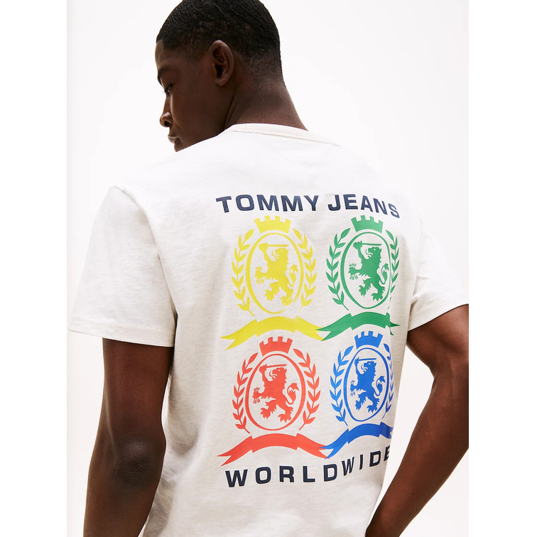 CAMISETA HOMBRE TOMMY JEANS ESCUDO UNIVERSITARIO FIT REGULAR
