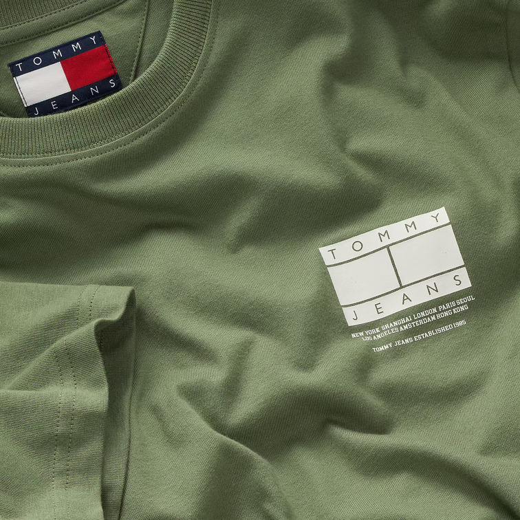 CAMISETA HOMBRE TOMMY JEANS CON LOGO FIT REGULAR