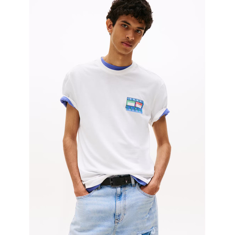 HOMBRE TJM REG DNA FLAG PLAY TEE EXT YBL