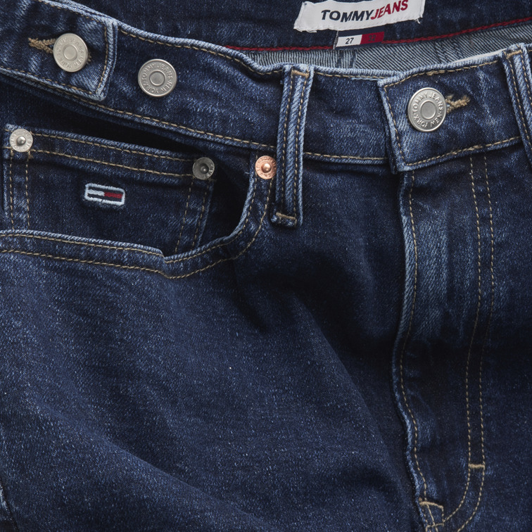 VAQUERO MUJER TOMMY JEANS MOM JEAN