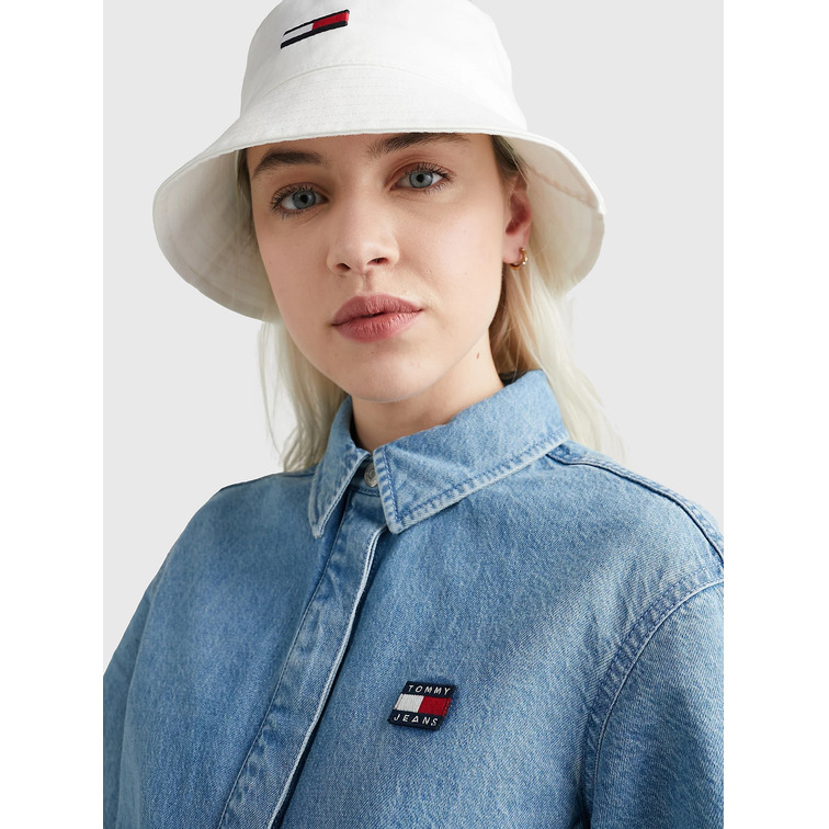 MONO CORTO VAQUERO CON PARCHE MUJER TOMMY JEANS
