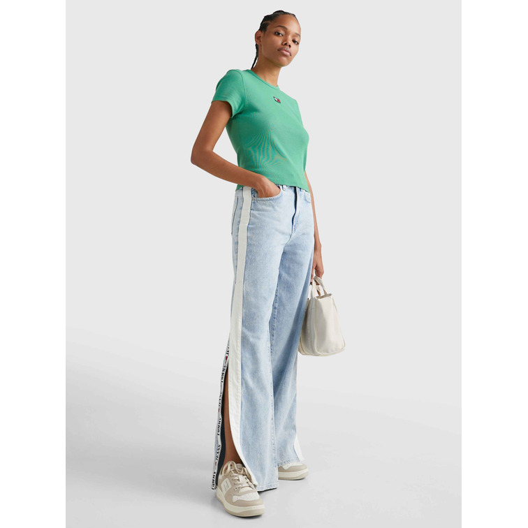 CAMISETA AJUSTADA CON PARCHE MUJER TOMMY JEANS