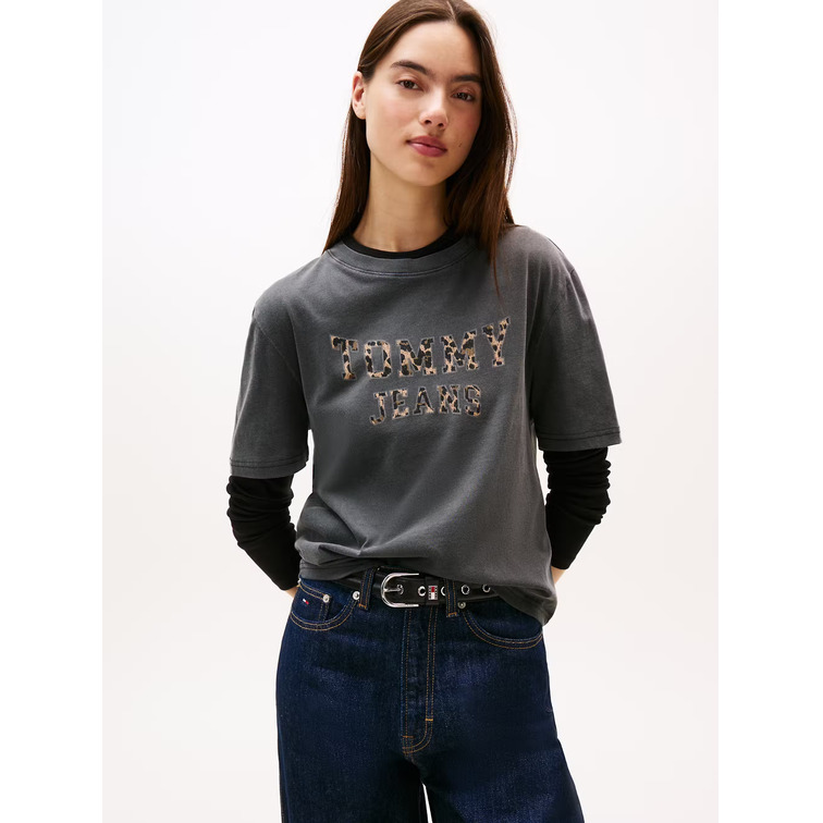 MUJER TJW BXY LEOPARD VARSITY TEE BDS