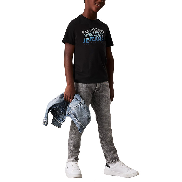 CAMISETA NIÑO CALVIN KLEIN CON LOGO FIT REGULAR
