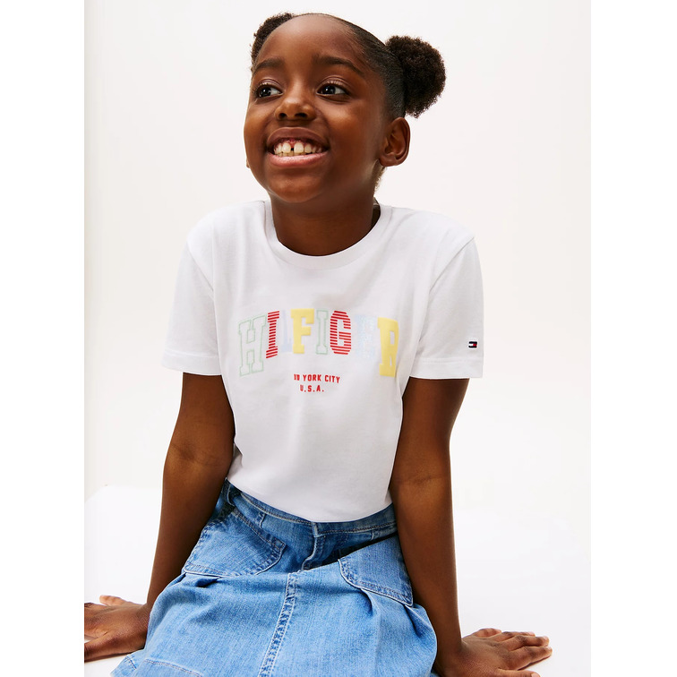 CAMISETA NIÑA TOMMY HILFIGER LOGO TEXTURIZADO FIT REGULAR