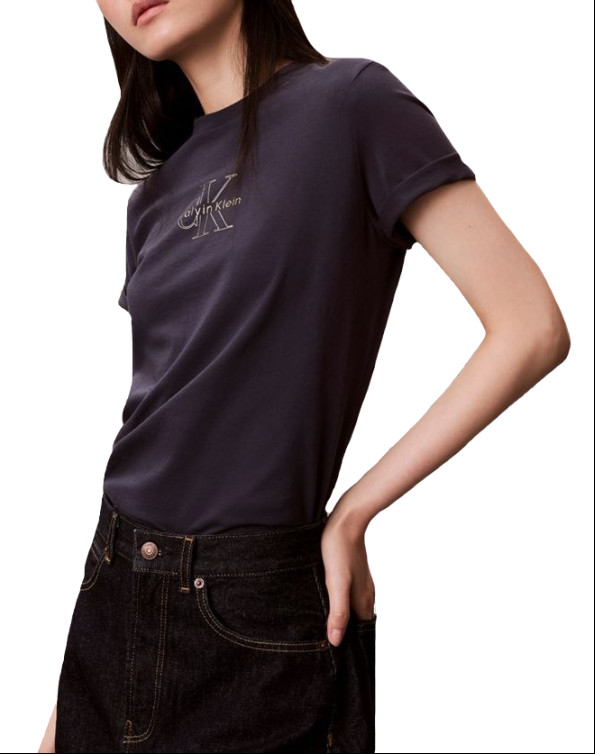CAMISETA MUJER CALVIN KLEIN CON LOGO METÁLICO