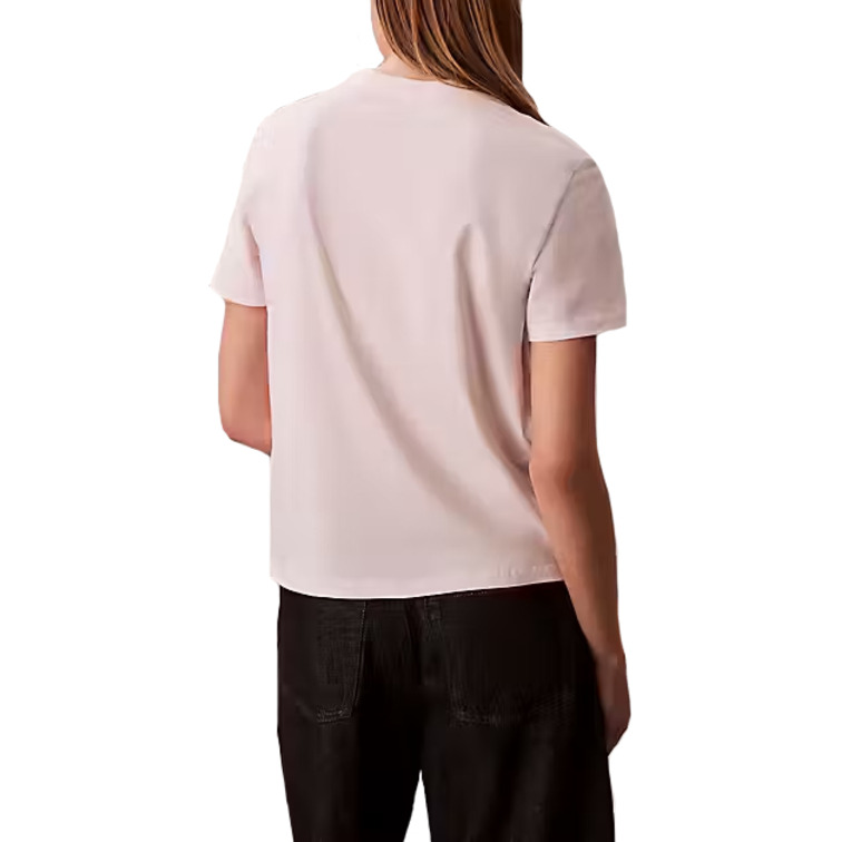 CAMISETA MUJER CALVIN KLEIN CON LOGO METÁLICO