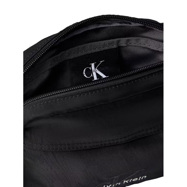 HOMBRE M BOLD SQUARE CROSSBODY UB1