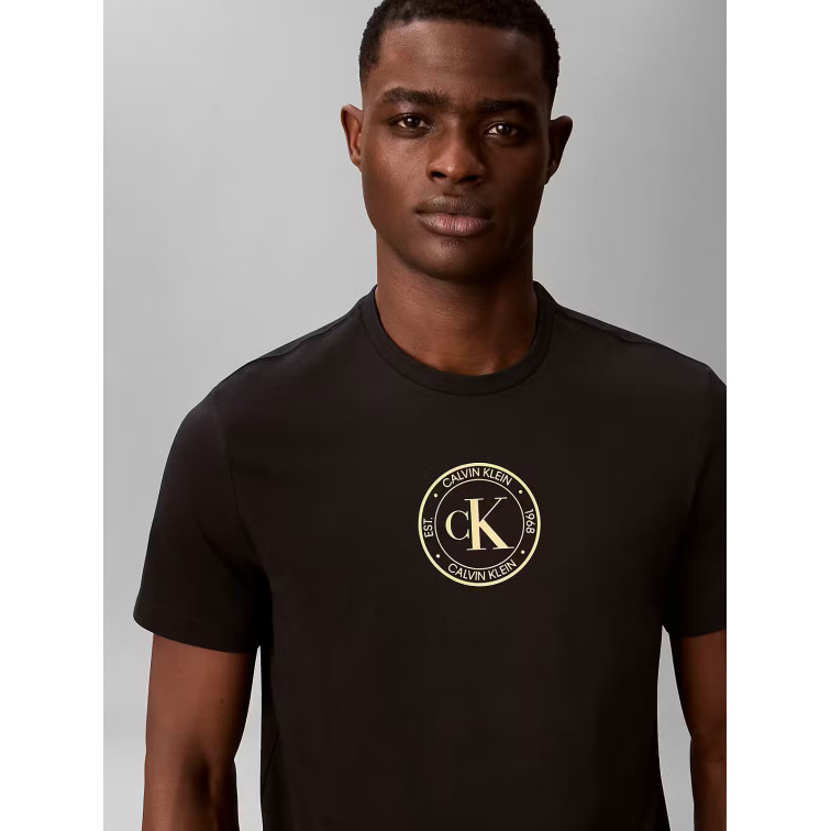 CAMISETA HOMBRE  CALVIN KLEIN SS 30S EU CREST GRAPHIC TEE