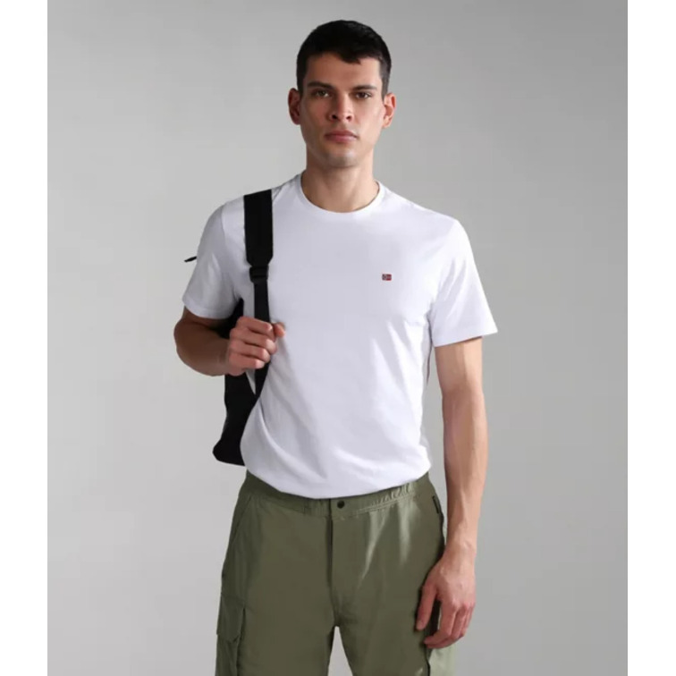 CAMISETA CON BANDERA BORDADA HOMBRE NAPAPIJRI SALIS