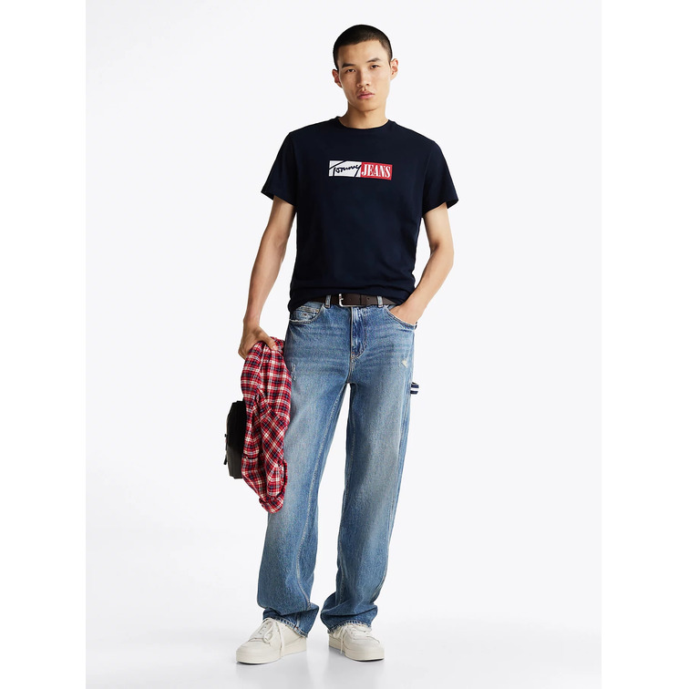CAMISETA HOMBRE TOMMY JEANS LOGO DISTINTIVO FIT SLIM