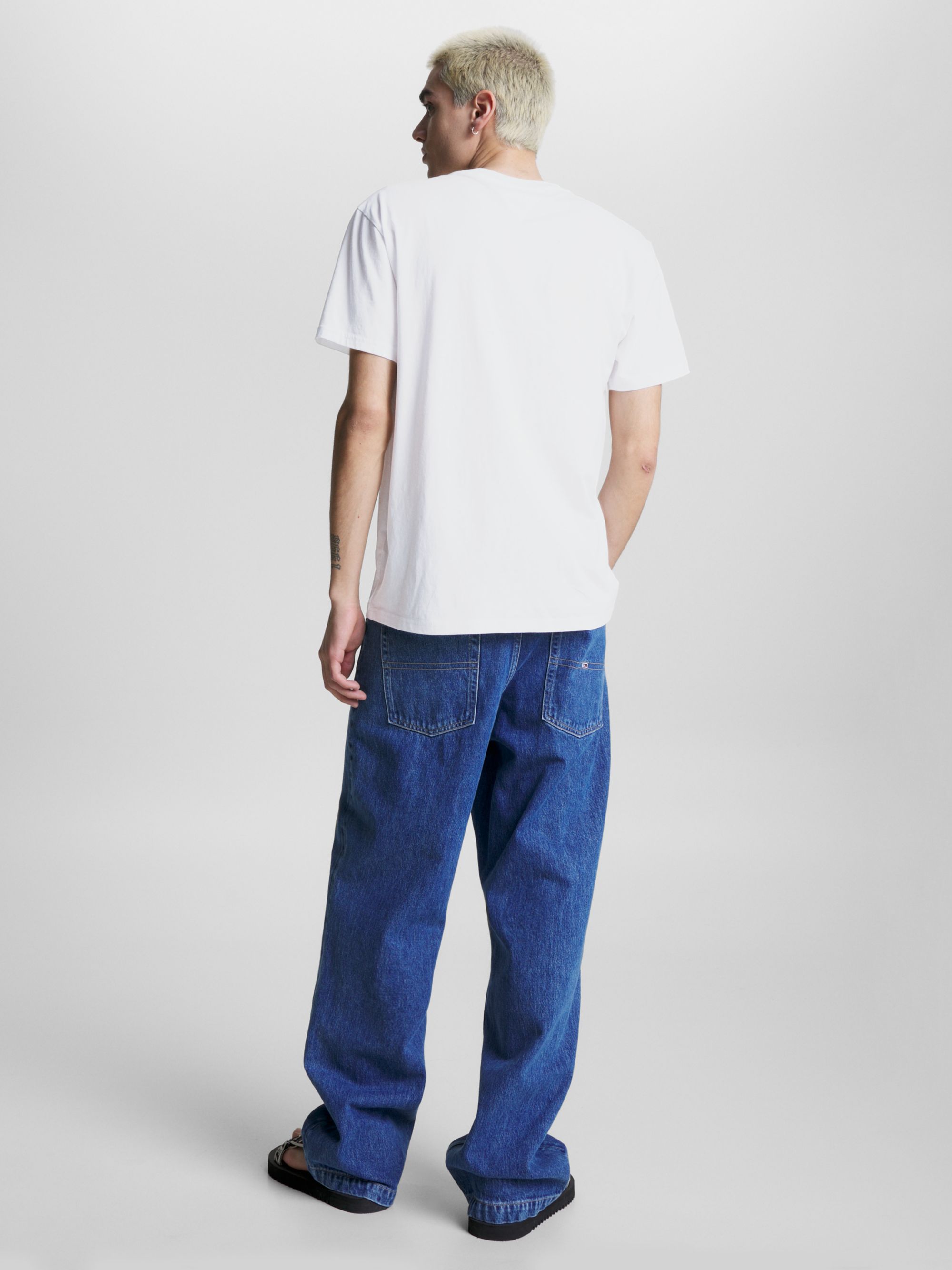 CAMISETA DE CORTE CL SICO CON LOGO BANDERA HOMBRE TOMMY JEANS