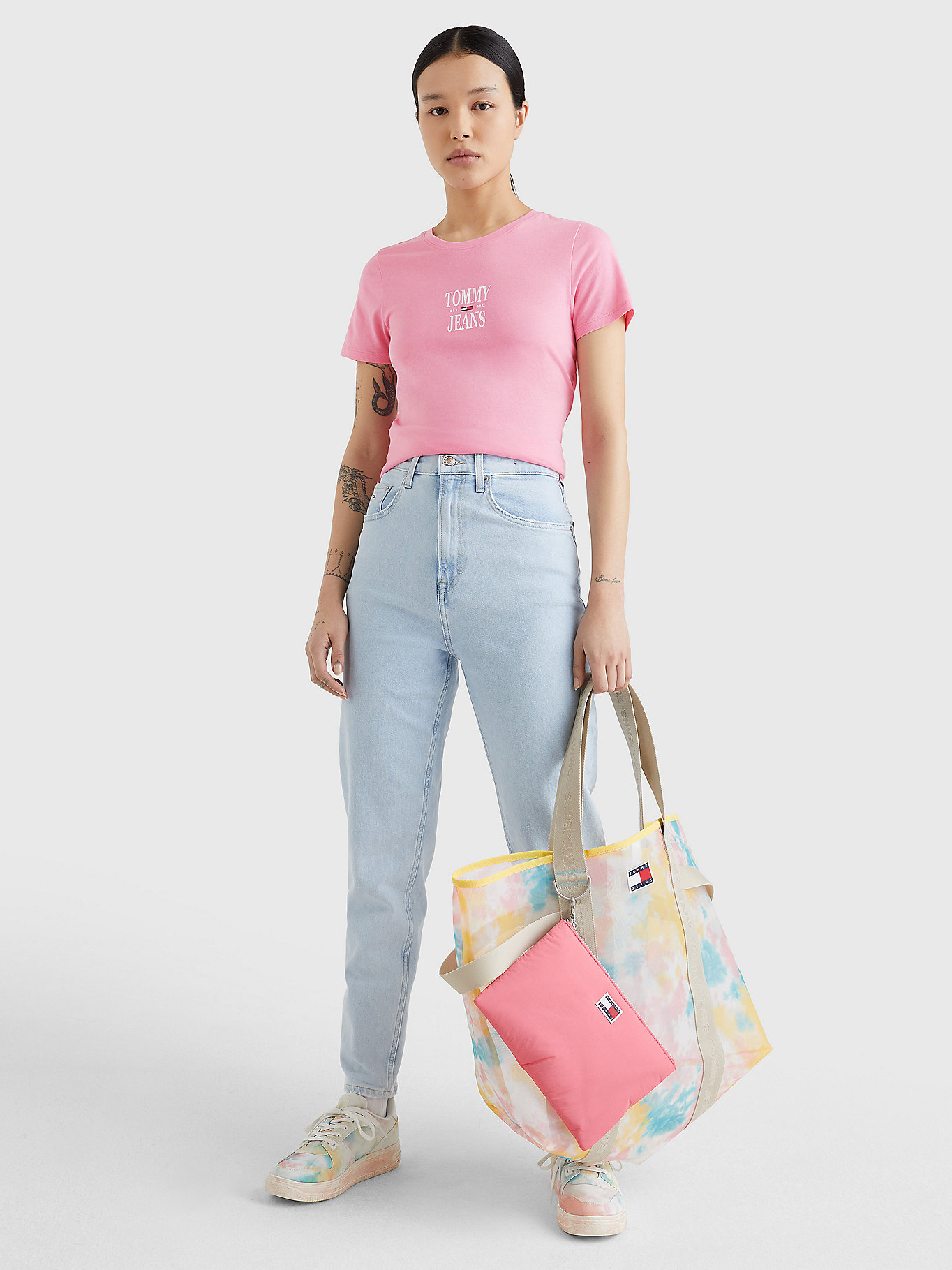 CAMISETA CORTE SKINNY MUJER TOMMY JEANS - Korner