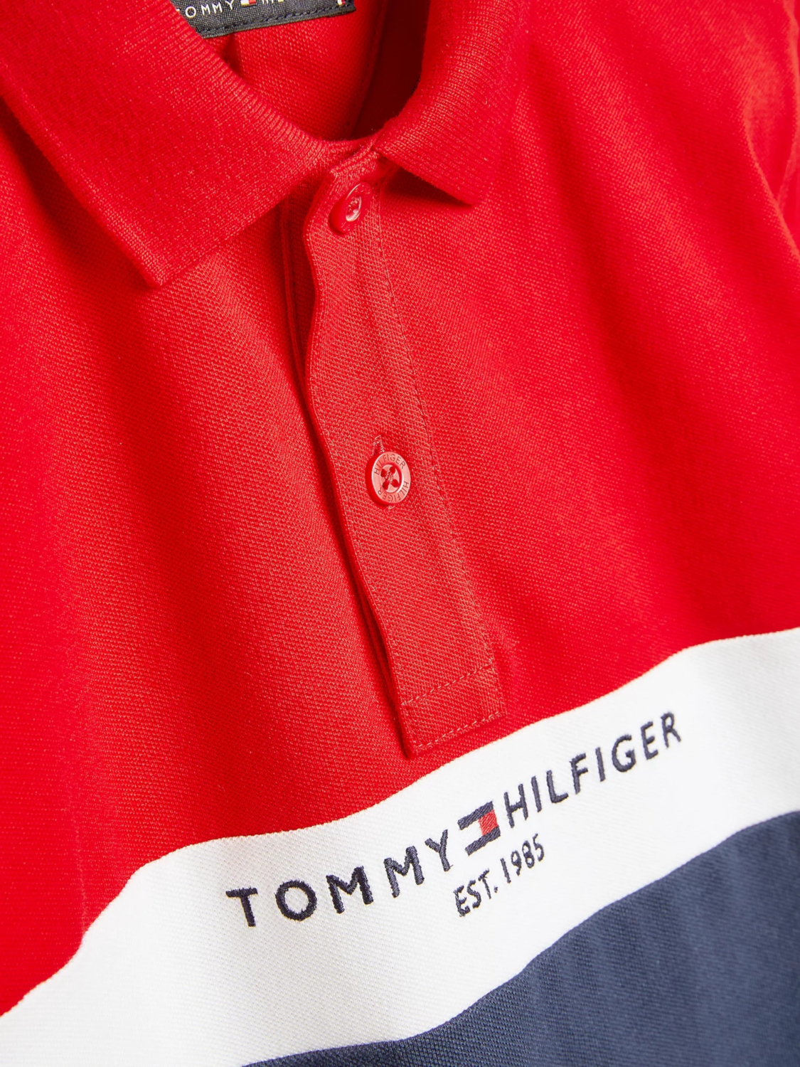 POLO CON NIÑO TOMMY HILFIGER - Korner