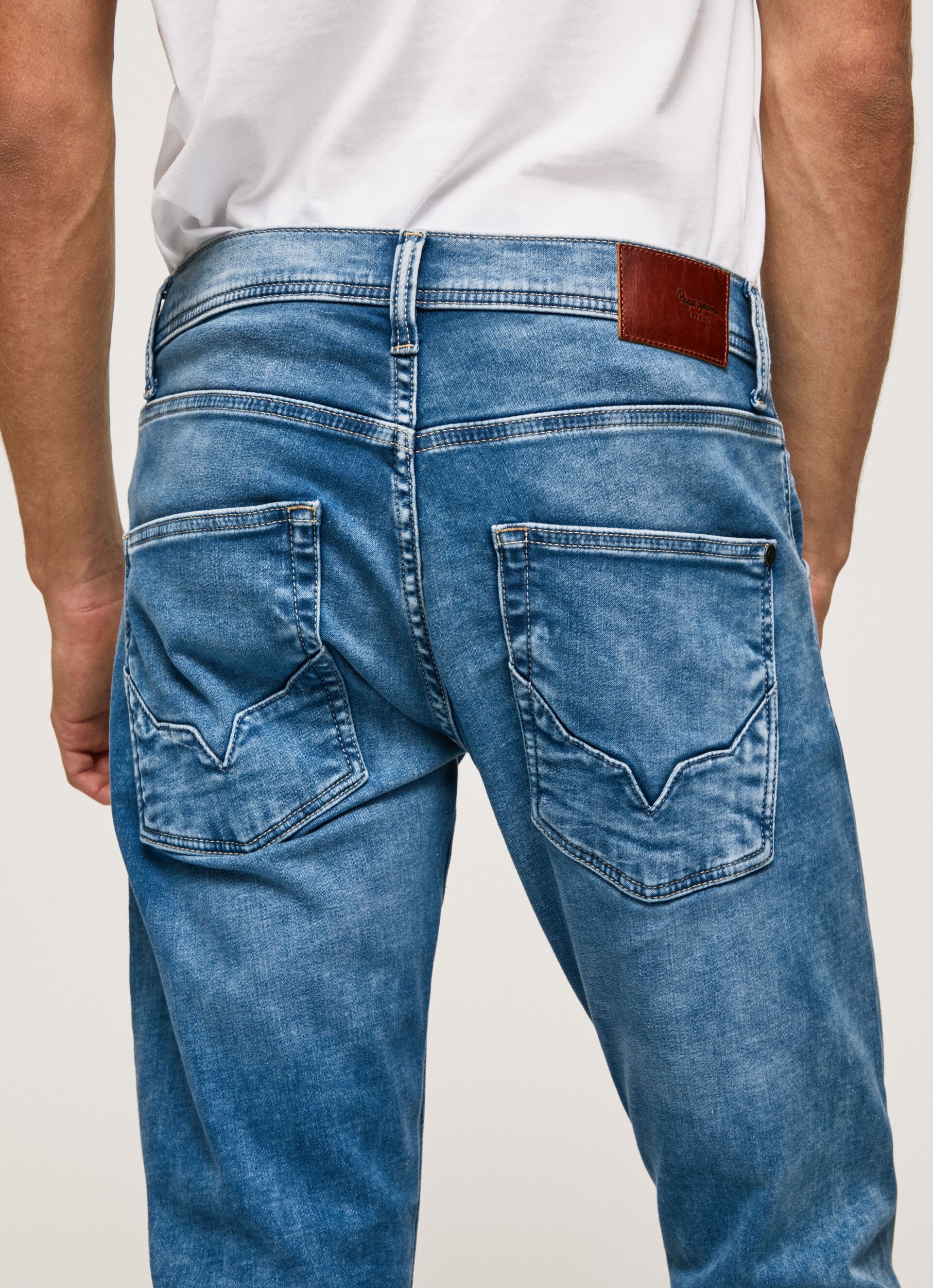 VAQUERO FIT REGULAR HOMBRE PEPE JEANS TRACK - Korner