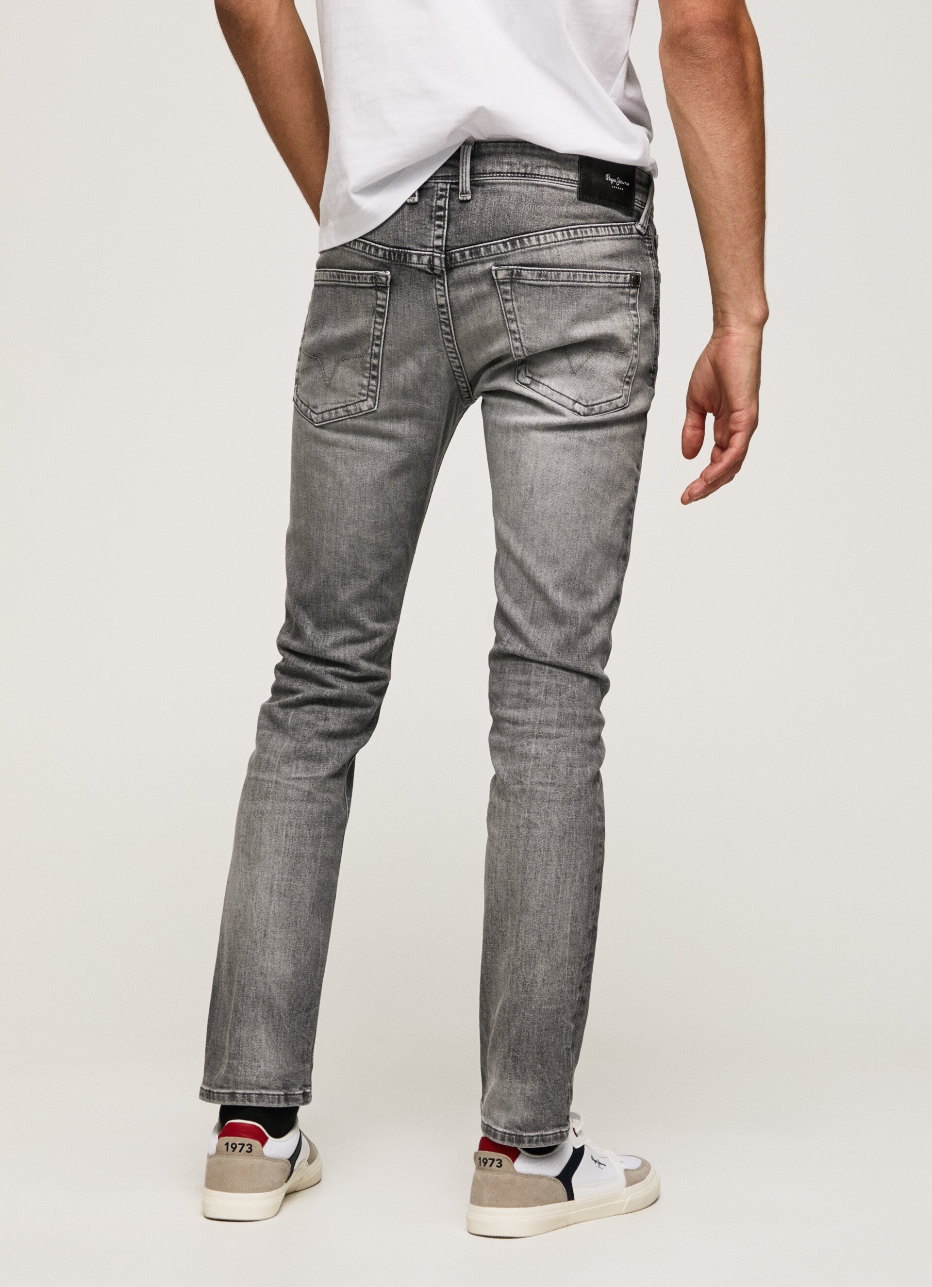 Outlet: Vaquero Pepe Jeans Hatch Slim Fit Hombre - Paíno & Maína - Tienda  Online